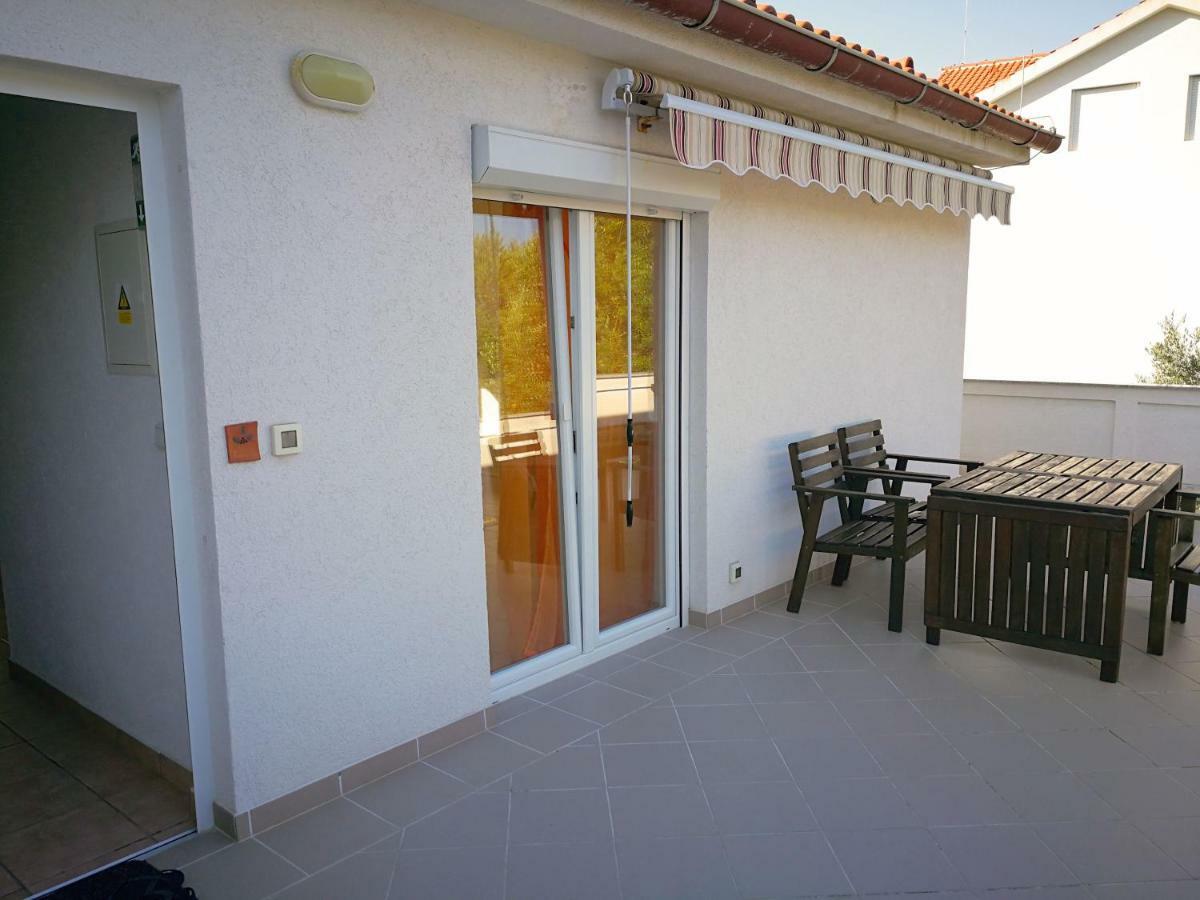 Family Friendly Apartments Island Rab Kampor Exterior foto