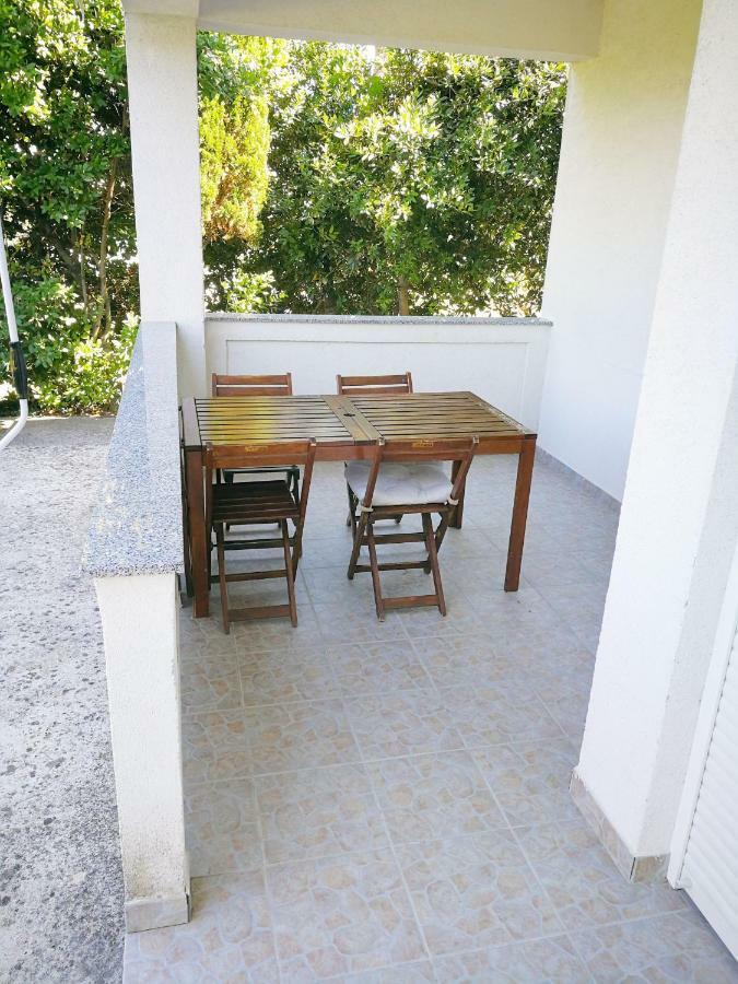 Family Friendly Apartments Island Rab Kampor Exterior foto
