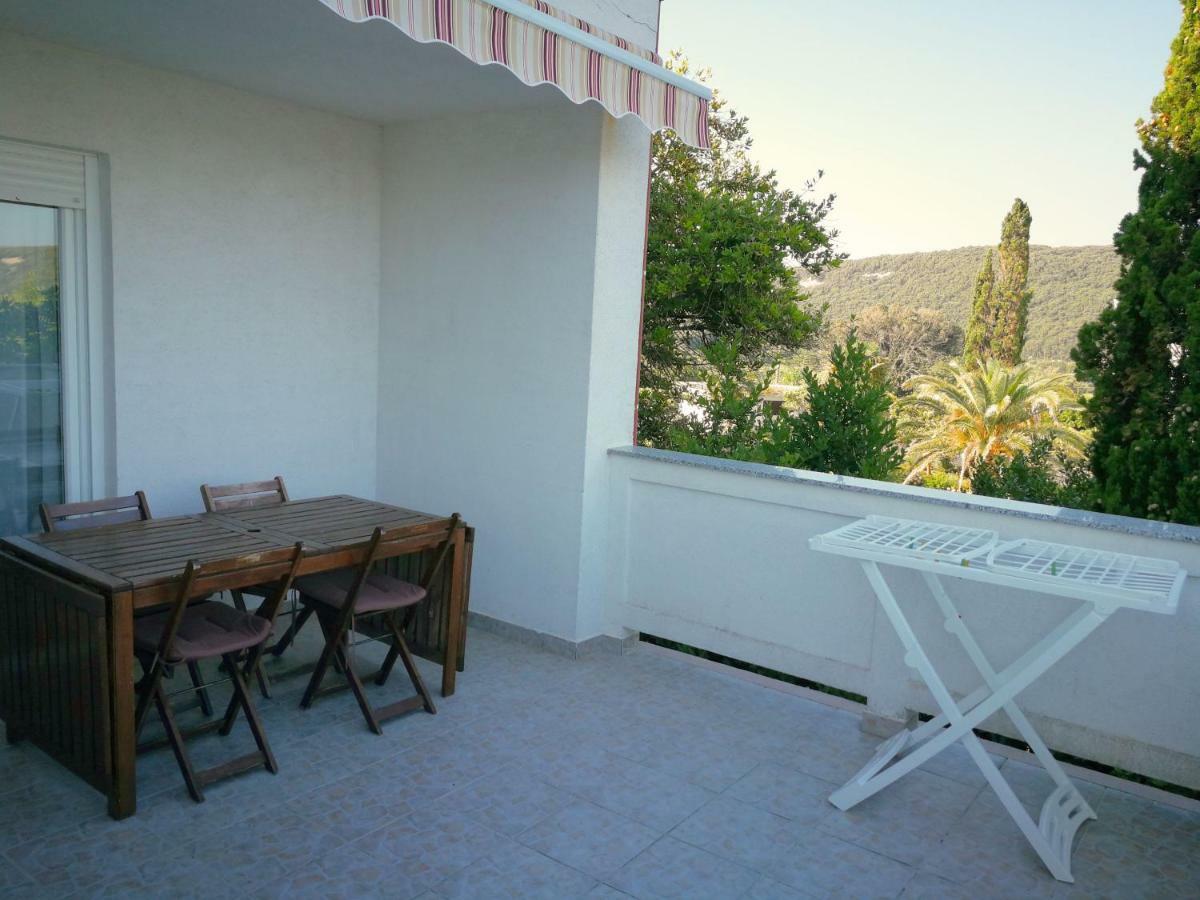 Family Friendly Apartments Island Rab Kampor Exterior foto